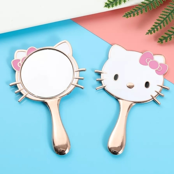 Hello Kitty Mirror - Picture 4 of 14
